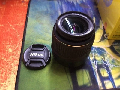 NIKON AF-S DX Zoom-Nikkor 18-55mm F3.5-5.6G SWM Aspherical ED Lens - Image 1 of 4