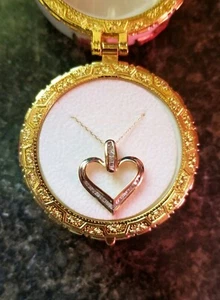 10k Gold 1/4ct Diamond Heart Pendant &18 Inch Gold Necklace & Ceramic Gift Box - Picture 1 of 5