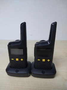 Motorola XT185 Walkie Talkie Twin Pack - and charging base - Black - Photo 1/12