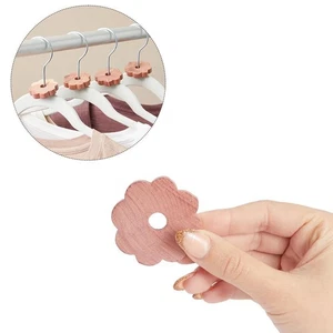 Natural Cedar Wood Balls & Moth Repellent Rings Hanger Wardrobe C0Q9 M2S4 T4D5 - Picture 1 of 14