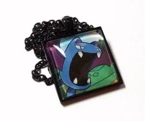 Colgante Golbat - Collar de cartas Pokémon reciclado - Imagen 1 de 5