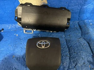2014-2015-2016-2017-2018-2019-2020-Toyota Tundra Driver Wheel & Knee Airbag - Picture 1 of 3