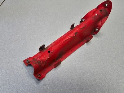 VERY NICE USED ORIGINAL PORSCHE 928 FRONT FENDER RED SUPPORT BRACKET NLA - Image 1 of 4
