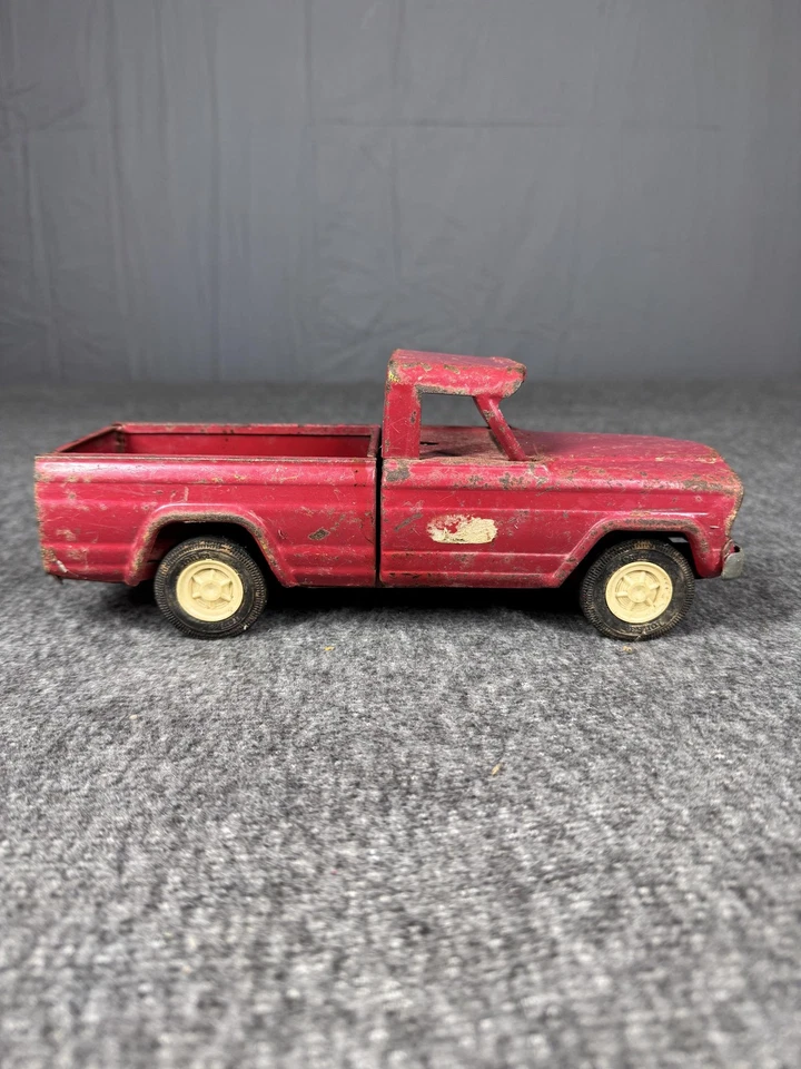 Винтажная игрушка Jeep пикап грузовик Tonka прессованная сталь 52030 1960-е коллекционная редкая - Изображение 1 из 4