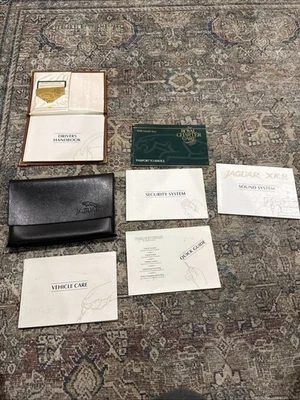 Jaguar XK8 XKR 1997 97 1998 98 1999 MANUAL DEL PROPIETARIO + CUBIERTA CUPÉ CONVERTIBLE NUEVO Foto 1 de 4