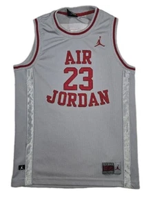 Air Jordan Basketball Jordan Gray Red Boys Small 8/10 Yrs - Picture 1 of 7
