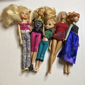 SCHÖNE BARBIE PUPPEN MIT KLEIDUNG - Bild 1 von 11