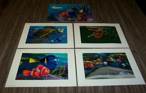 Walt Disney Store ALLA RICERCA DI NEMO Pixar SET LITOGRAFIA NUOVO Dory Squirt Crush - Foto 1 di 3