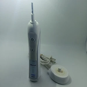 #AK) Gebrauchte Braun Oral-B Tyes 3764 Bluetooth Triumph Professional Care Zahnbürste - Bild 1 von 1