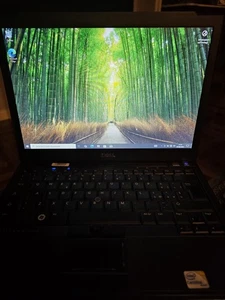 Dell Latitude E4300 13.3" Laptop Intel Dual Core RAM 2GB SSD 120GB + Docking - Foto 1 di 9