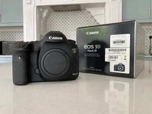 Canon EOS 5D MK Mark III DSLR Camera Body with Boxed Battery and Charger - Picture 1 of 9