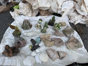 Fish Tank Aquarium Decorations Rock Shells Skulls And More 12 Lbs - Picture 1 of 15