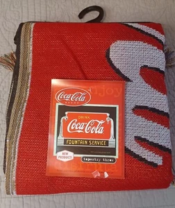 Coca-Cola Brunnen Service Retro Rot Wandteppich Überwurf Decke Fransen 50"x60" Neu mit Etikett - Bild 1 von 2