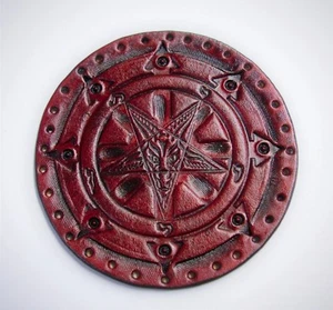baphomet chaos cerchio rosso toppa in vera pelle metallo nero - Foto 1 di 2