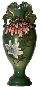Vintage Signed Satsuma Japanese Moriage 7" Vase Green 3D Raised Gilt Floral - Picture 1 of 13