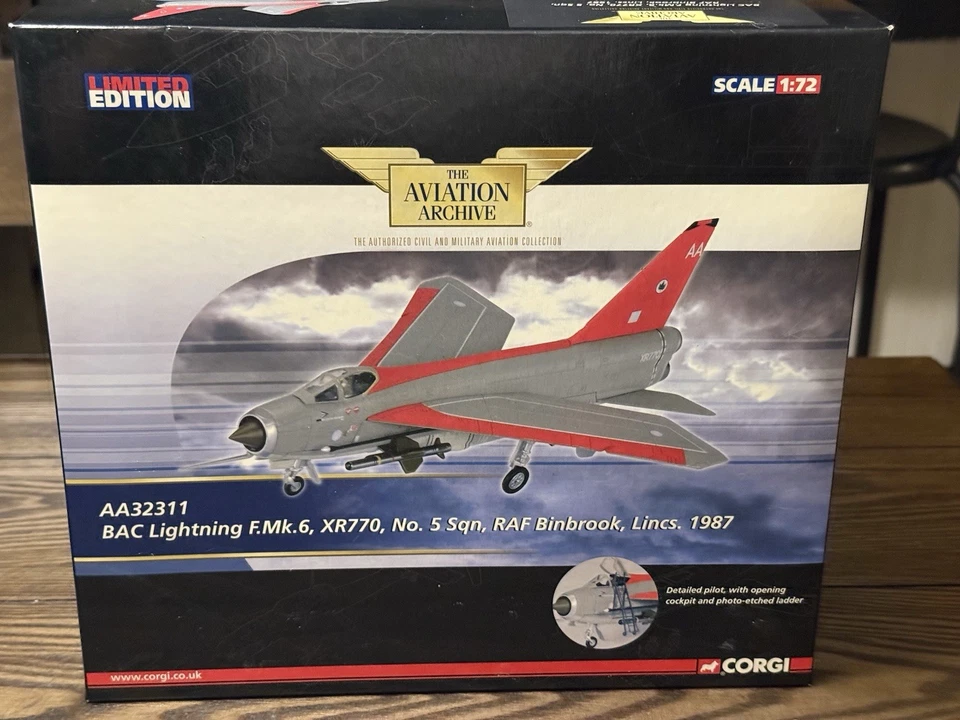 Corgi AA32311 1:72 Scale BAC Lightning F.Mk.6 'XR770' No. 5 Sqn RAF Binbrook - Image 1 of 4
