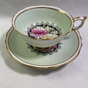 Paragon Queen Mary Tasse & Untertasse Set handbemalt Blumen Mitte Blume Teetasse - Bild 1 von 5