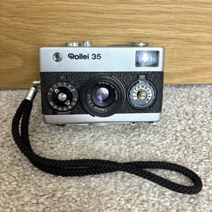 Macchina fotografica compatta pellicola Rollei 35 vintage funzionante con obiettivo Tessar 40mm F/3.5 - Foto 1 di 8