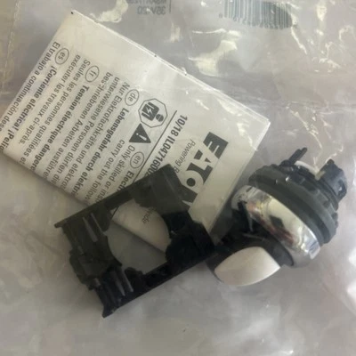 EATON CORPORATION SWITCH M22M-WKV / M22MWKV. Selector Switch. Metal. New