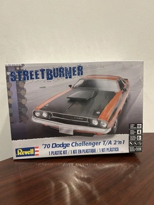 Revell '70 Dodge Challenger T/A  1:24 Scale Kit 85-2596 FACTORY SEALED - Image 1 of 2