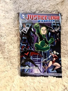 Justice League Beyond: In Gods We Trust.  Graphic novel . Trade Paperback - Imagen 1 de 1