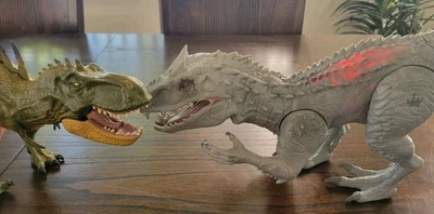 Figura de 23" y dinosaurio T-Rex FX Jurassic World Destroy N Devour Indominus Rex de 16" Foto 1 de 4