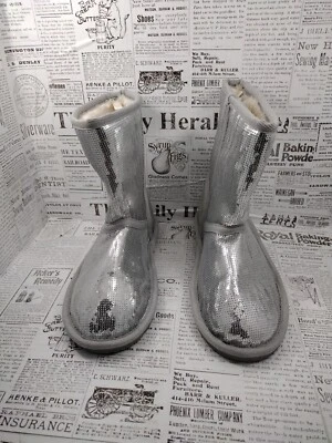 The Children's Place Girls Sequin White Boots Glitter Size 4 Youth Shoes RN59284 - Image 1 of 4