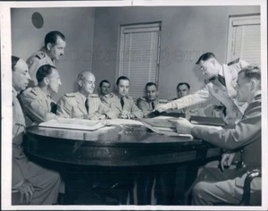 1964 Press Photo US Navy Admiral Jerauld Wright in Uniform With NATO Officers - Picture 1 of 2