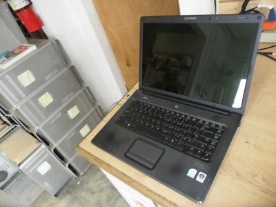 Portátil Compaq Presario C700 para piezas publicadas Bios disco duro limpiado * Foto 1 de 4