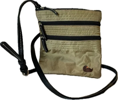 Bolso Bandolera Dooney & Bourke North South Triple Cremallera Beige Nylon Mujer Foto 1 de 4