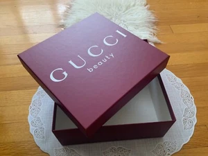 Gucci Maroon confezione regalo vuota! Marrone e bianco 10”x10” - Foto 1 di 5