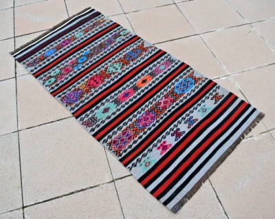 Alfombra turca vintage 27"" x 55"" alfombra tejida bordada de Anatolia alfombra de área Cicim Foto 1 de 4