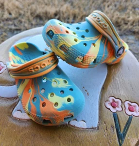 Crocs Classic "Swirl" Toddler 7C - Picture 1 of 4