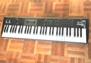 KORG X5D Music Synthesizer Keyboard Music Instruments Black - Picture 1 of 2