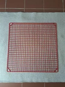 Scaffale scaffale in rete metallica rivestito di rosso ~14" x 14" - Foto 1 di 6
