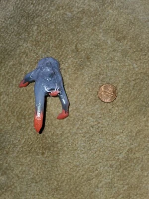 Vintage Action Figure Replacement Accessory Weapon Toy purple claw hand Foto 1 de 3