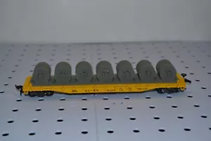 Roundhouse HO SL-SF 60' Flat car with Wire Spools Yellow Assembled VG - Picture 1 of 10