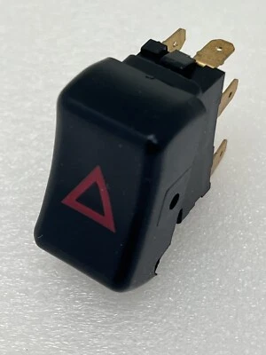 156044 - HAZARD SWITCH TRIUMPH TR250 TR6-8 SPITFIRE & GT6 LUCAS NO. 152SA 39665  - Image 1 of 4