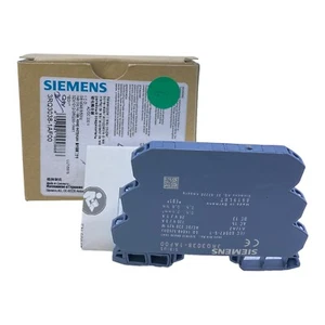 Siemens 3RQ3038-1AF00 Interface Relay 230V AC/Dc 6A - Picture 1 of 12