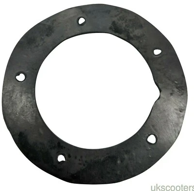 ukscooters VESPA FUEL TANK SENDING GASKET GROMMET BLACK RUBBER PX LML T5 SENDER - Image 1 of 2