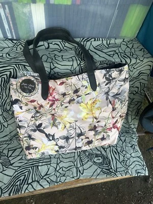 Fresh and Floral Nice Big Tote Bag New Never Used Tags - Image 1 of 4