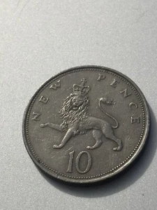 1969 UK 10 New Pence Coin Queen Elizabeth II Great Britain England - Picture 1 of 2
