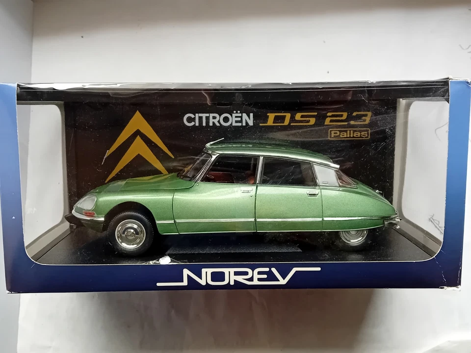 Norev Citroën DS 23 1/18 Vert Métal  Rétroviseur gauche à recoller . - Photo 1/4