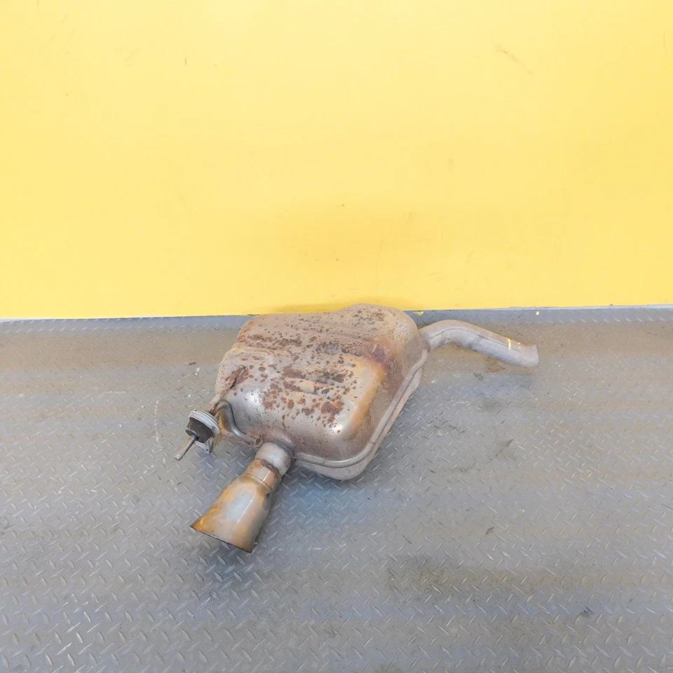 Chevrolet Traverse 2018-2023 tracción trasera lado izquierdo tubo de escape silenciador fabricante original Foto 1 de 4