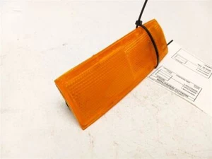 1983-1994 CHEVROLET BLAZER FRONT PASSENGER MARKER LAMP OEM - Picture 1 of 4
