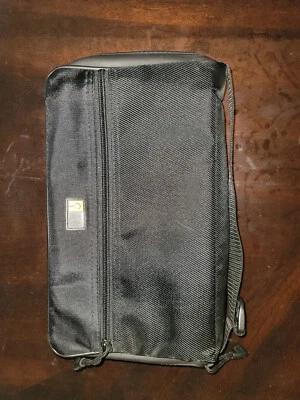 CASE LOGIC CD/DVD HOLDER CARRYING CASE HOLDS 64 CDs/DVD BLACK, NEW, OPEN BOX - Image 1 of 3