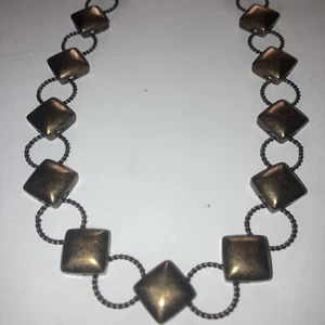 Vintage Liz Claiborne signierte glatte strukturierte Quadrate goldfarben 18 Zoll - Bild 1 von 6