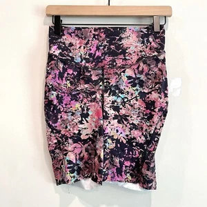 Lululemon Women's 6 Base Pace Lightweight Bike Shorts Stencil Blossom Multi - Picture 1 of 11