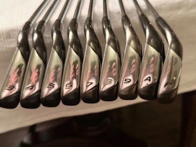 Клюшки для гольфа набор айронов TaylorMade BURNER 2.0 3-9+PW+AW 9 с жестким стержнем - б/у 5 патронов - Изображение 1 из 4