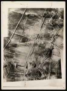 Fotografía imagen aérea Flandes, línea ferroviaria, desde dirigible - Imagen 1 de 2